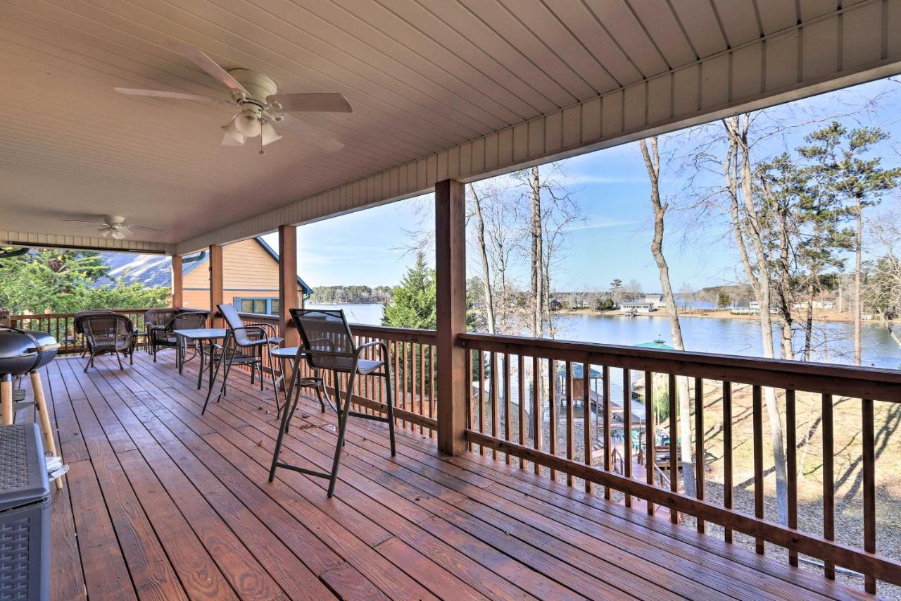 Lakefront Sparta Cottage With Decks And Boat Dock 외부 사진
