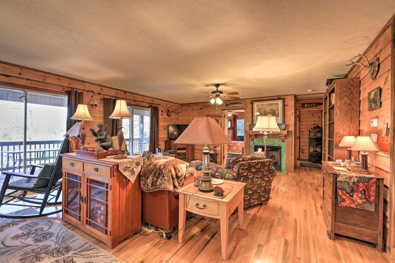 Lakefront Sparta Cottage With Decks And Boat Dock 외부 사진
