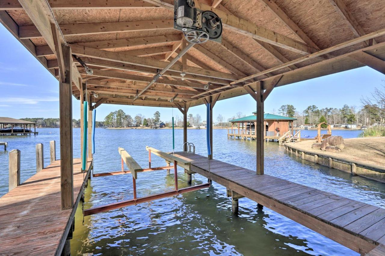 Lakefront Sparta Cottage With Decks And Boat Dock 외부 사진